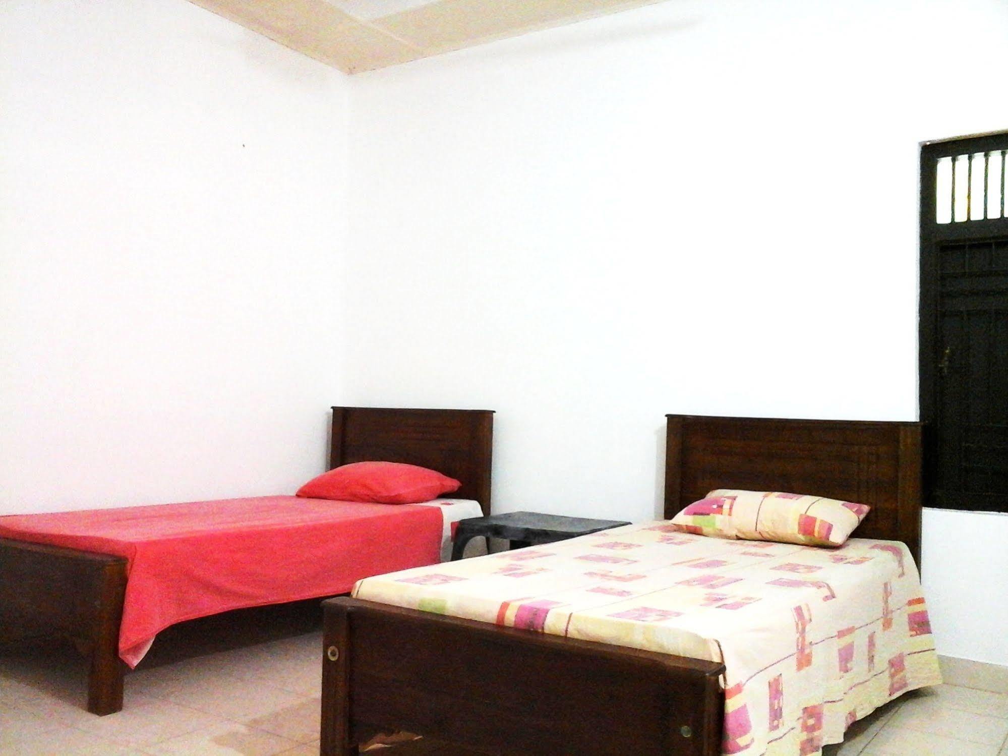Mazz Homestay Negombo Exterior photo