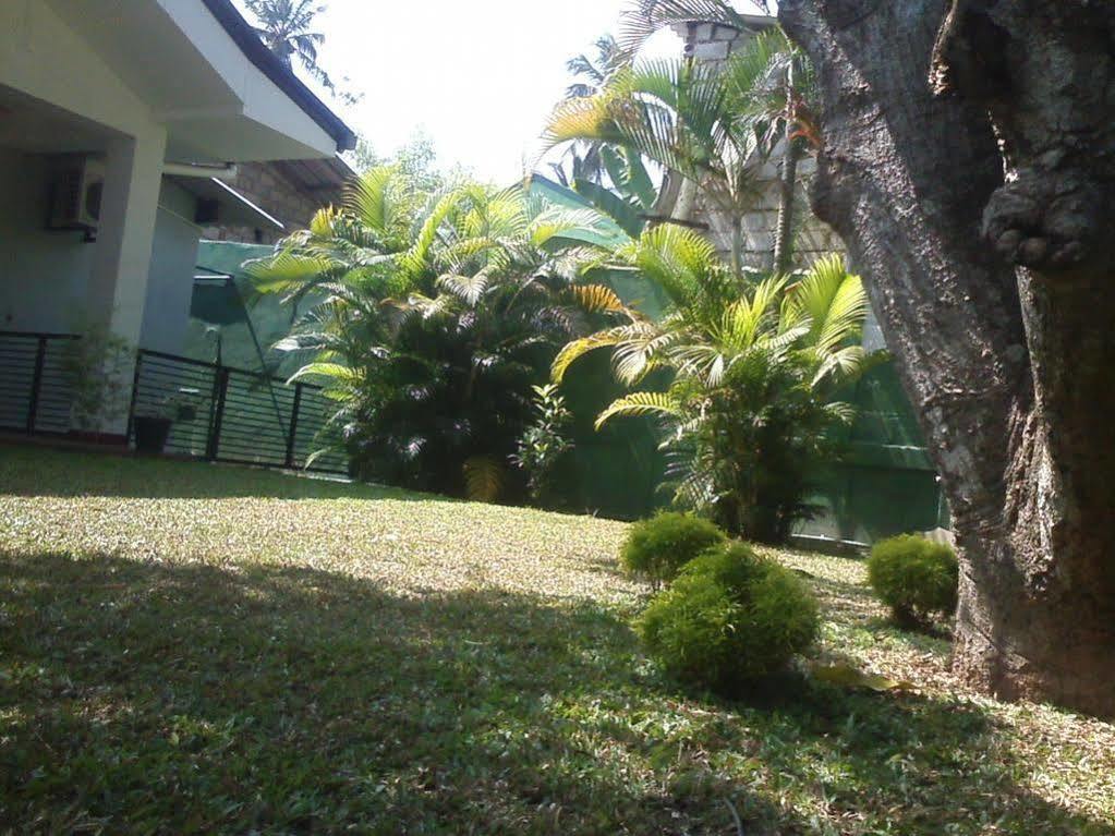 Mazz Homestay Negombo Exterior photo